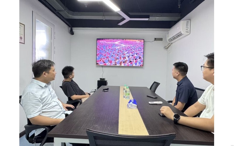 西數(shù)科技江蘇有限公司司法鑒定中心組織觀看中國人民抗日戰(zhàn)爭暨世界反法西斯戰(zhàn)爭勝利80周年紀(jì)念活動(dòng)。